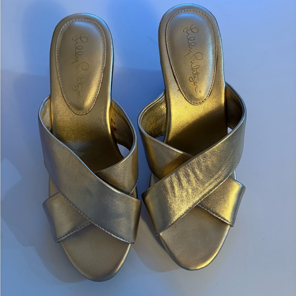 Lilly Pulitzer Gold Wedges 6.5 Very Good Condition